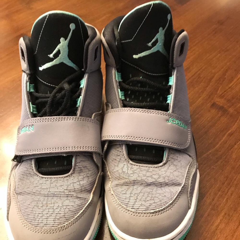 Men’s Jordan’s basket ball shoes